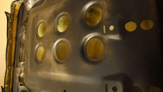 Space between metal and foam